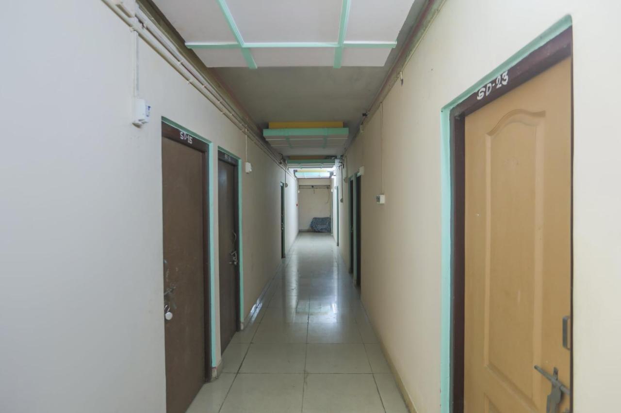 Spot On 10470 Hollywood Joka Hotel Bhasa Exterior foto